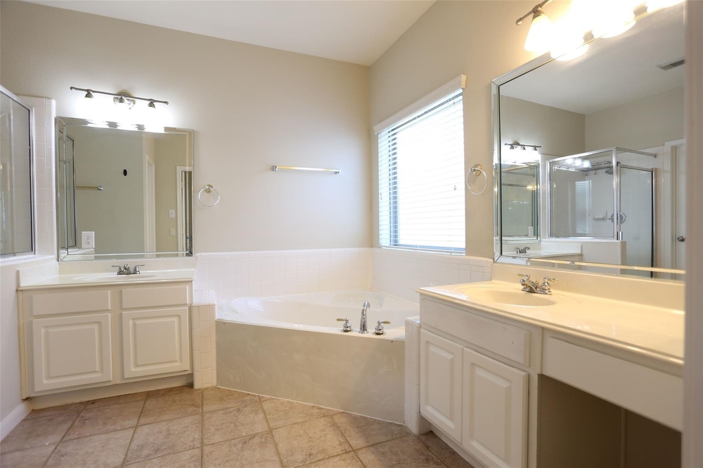 3327 Summerwood Lane - Photo 18
