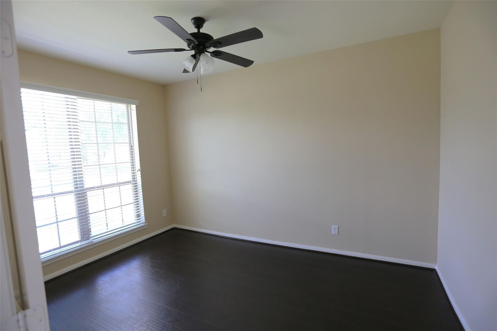 3327 Summerwood Lane - Photo 2
