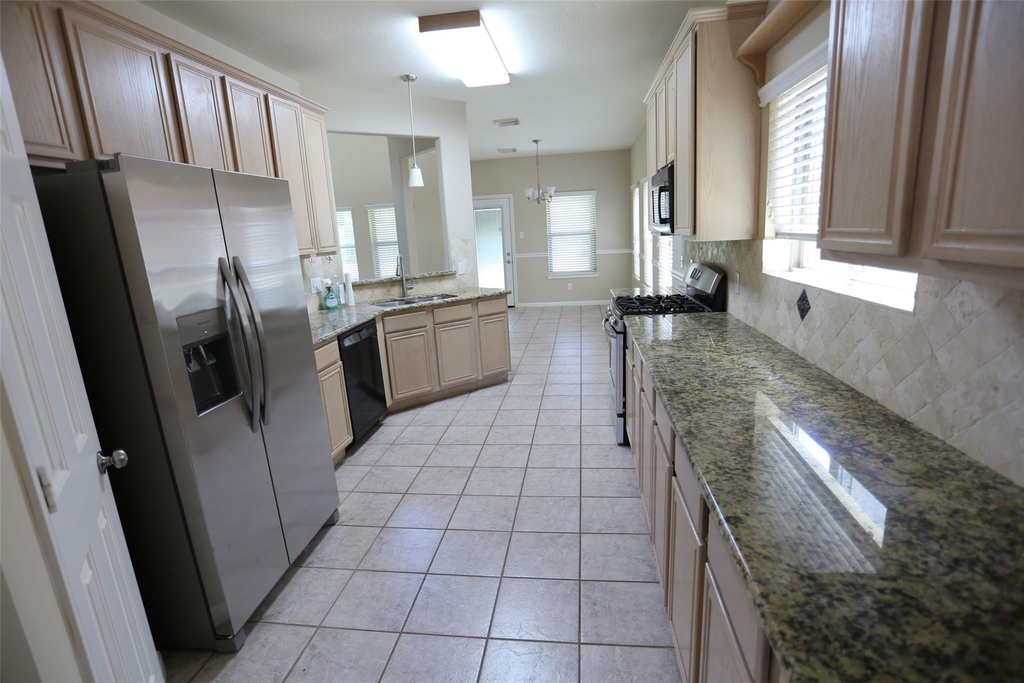 3327 Summerwood Lane - Photo 5