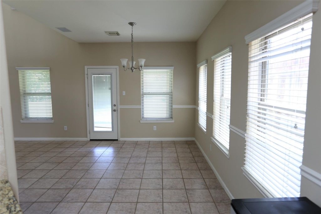 3327 Summerwood Lane - Photo 8