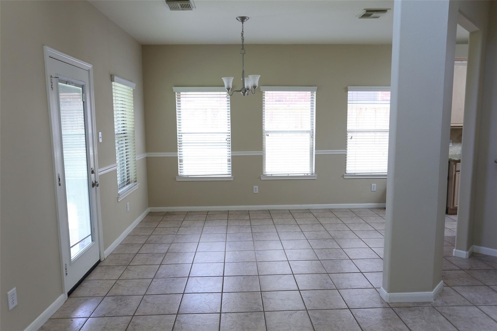 3327 Summerwood Lane - Photo 10