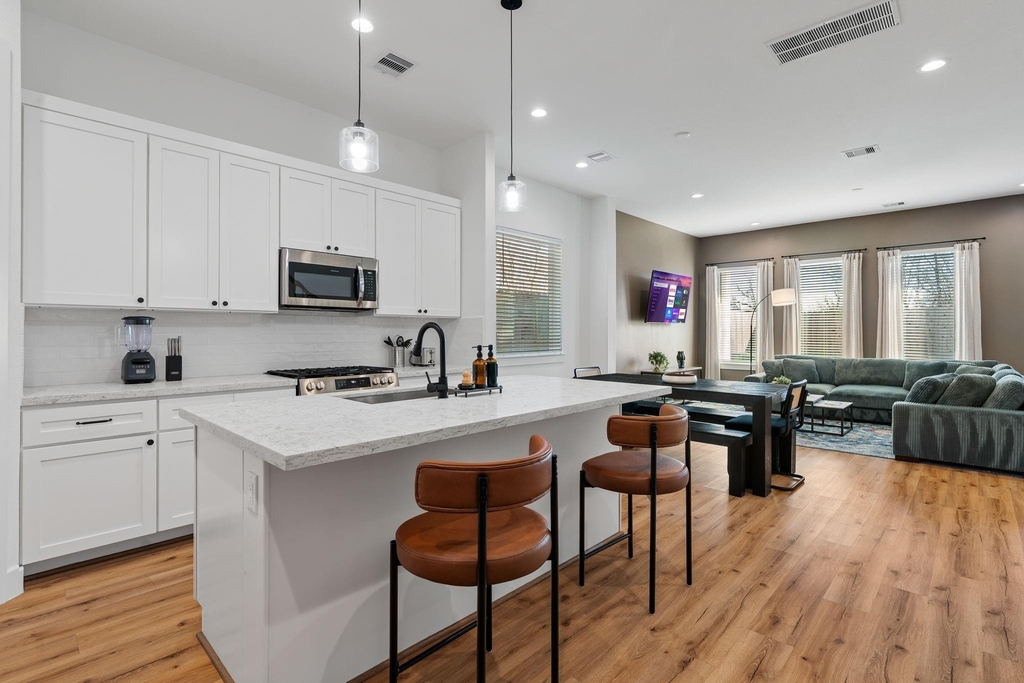 2708 Noble Street - Photo 13