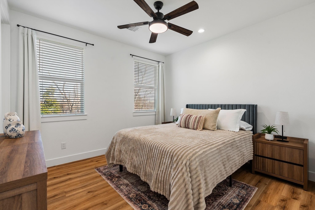 2708 Noble Street - Photo 7