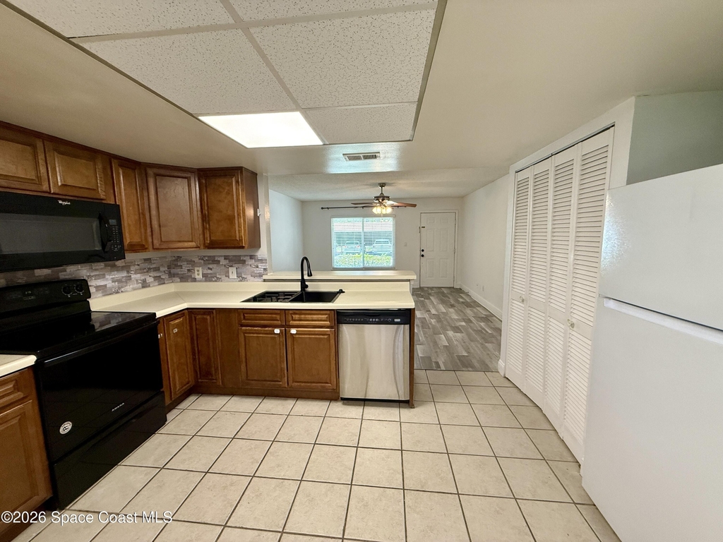 1515 Huntington Lane - Photo 1