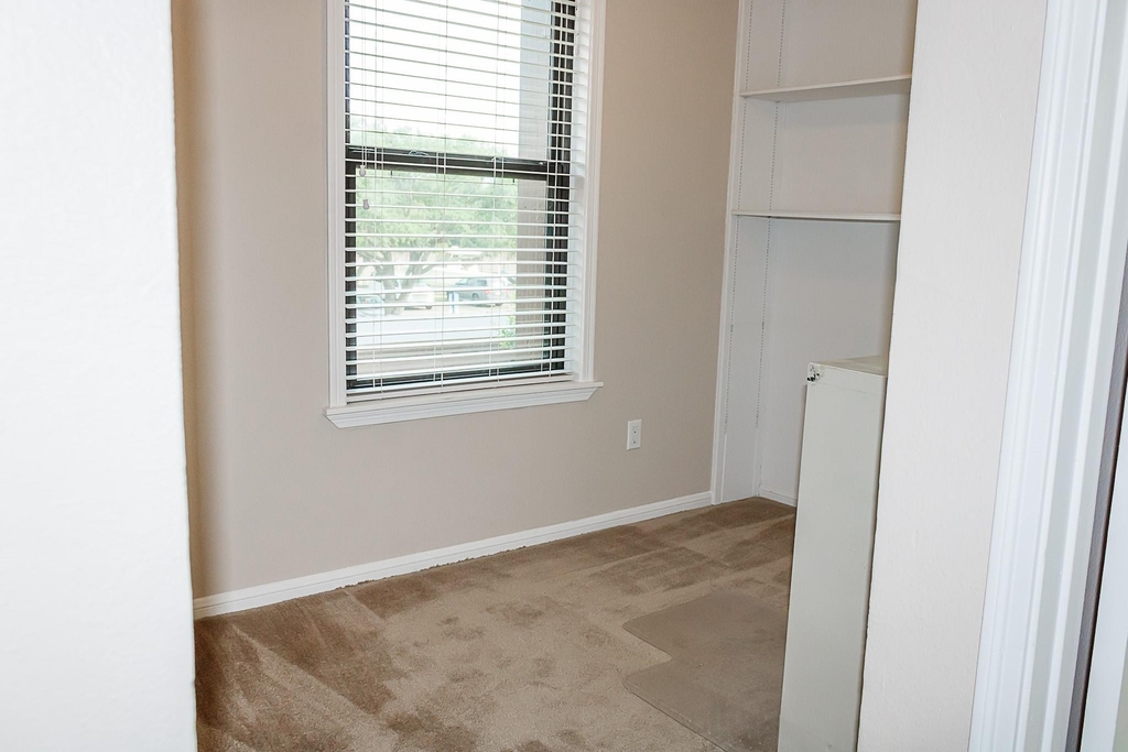 787 Davis Road - Photo 37