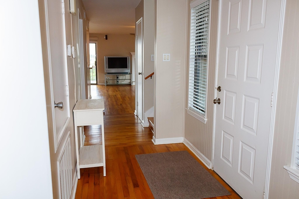787 Davis Road - Photo 2