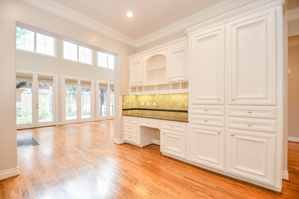 7626 E Jordan Cove - Photo 0
