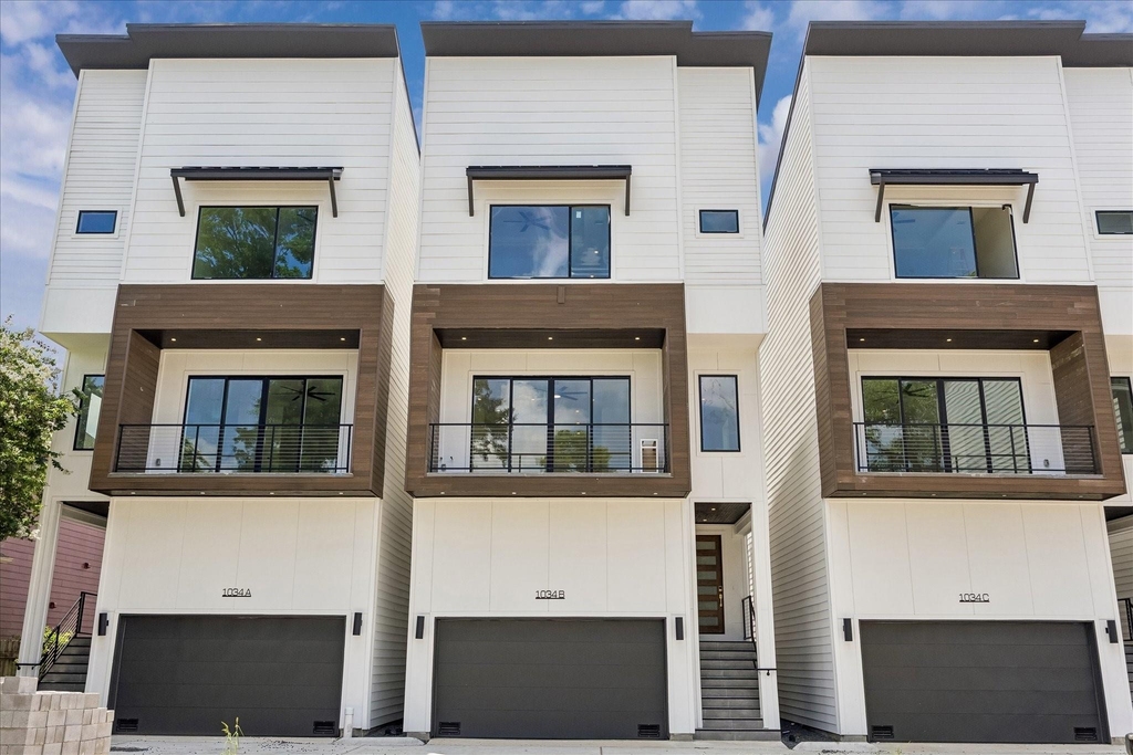 1034 W 17th St Street - Photo 0