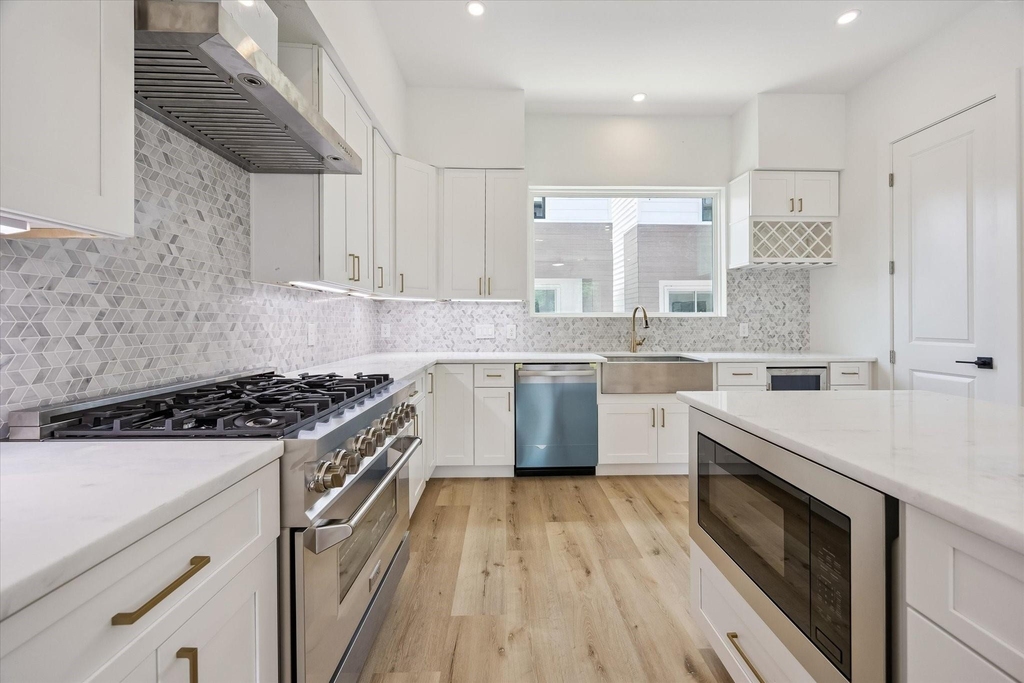 1034 W 17th St Street - Photo 5