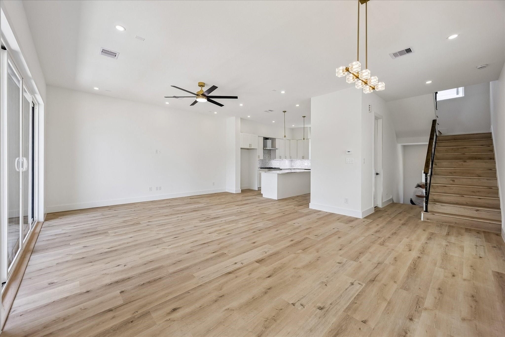 1034 W 17th St Street - Photo 9