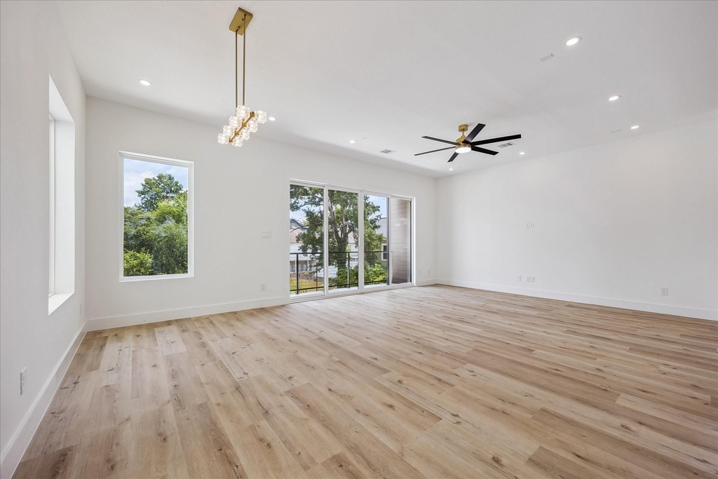 1034 W 17th St Street - Photo 10