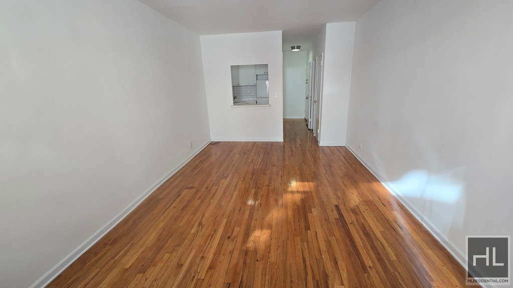 East 83 Street - Photo 1