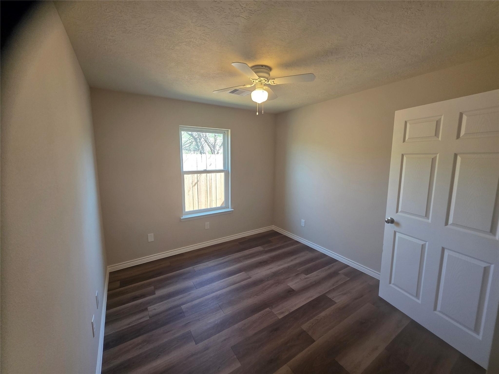 9831 Pelsey Street - Photo 4