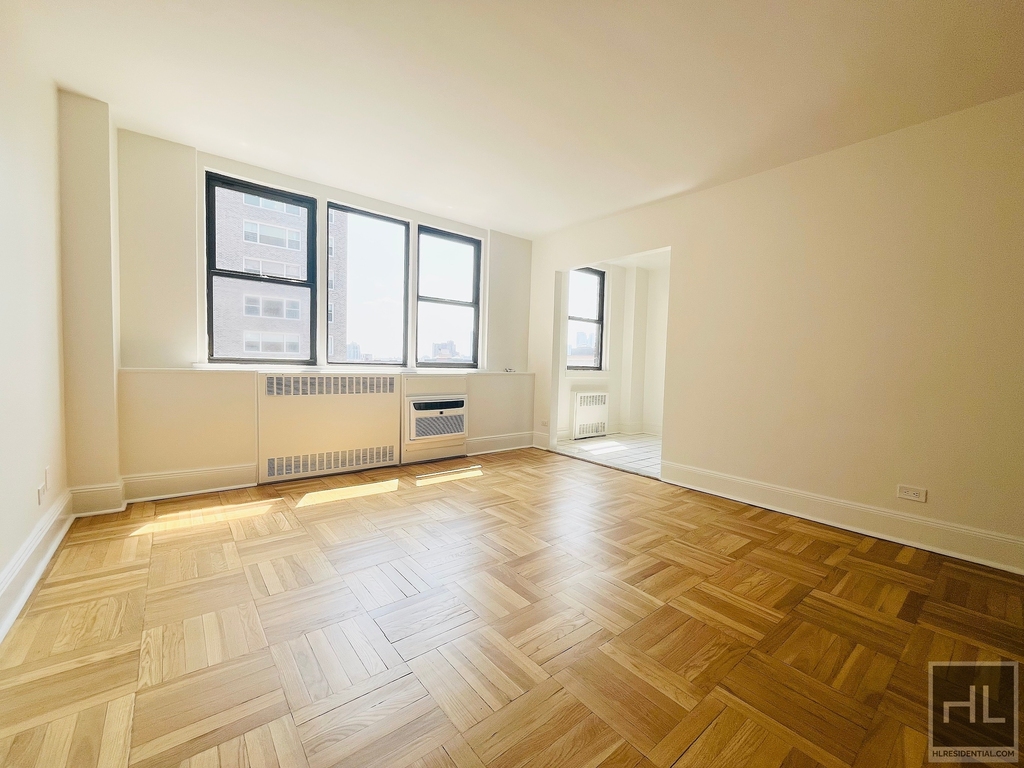 East 79th Street - Photo 0