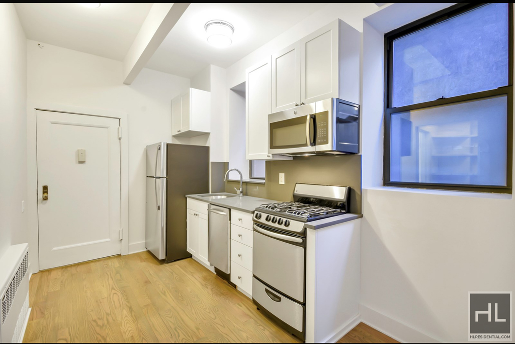 East 25 Street - Photo 1