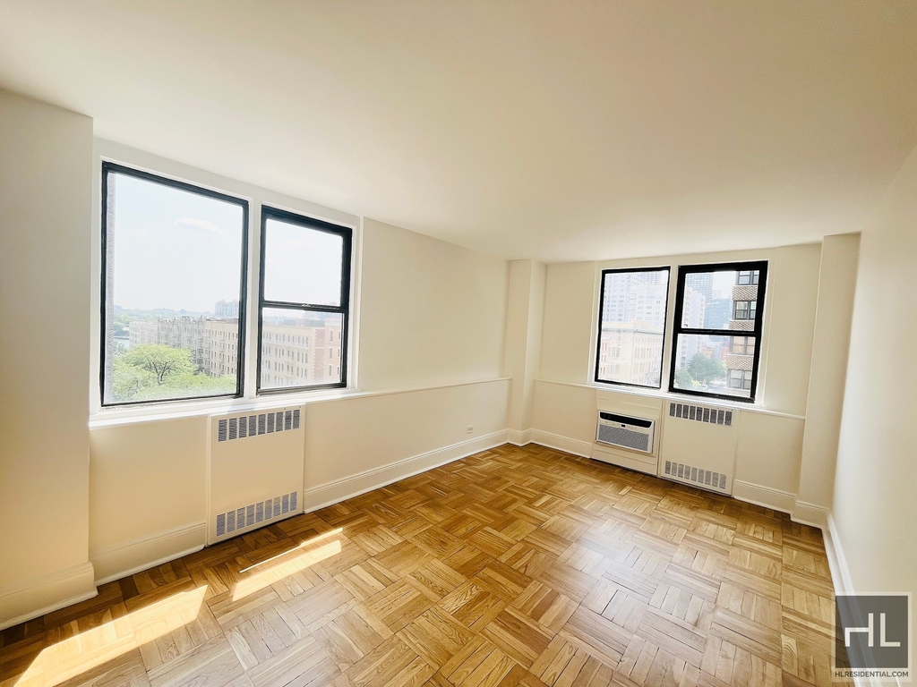 East 79th Street - Photo 3