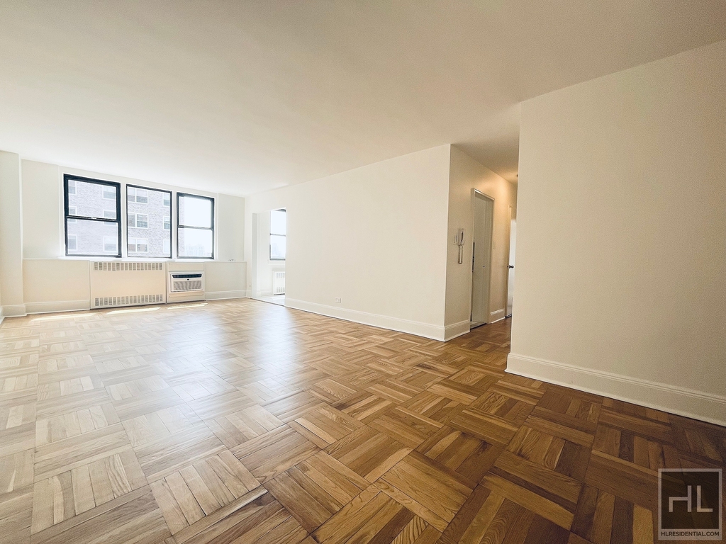 East 79th Street - Photo 0