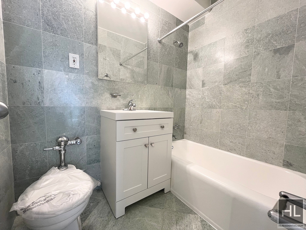 East 79th Street - Photo 5