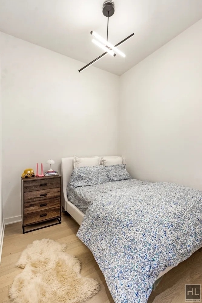 77 Charlton Street - Photo 3
