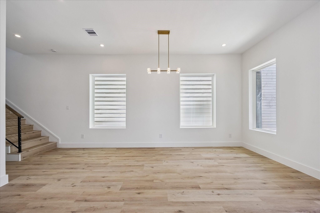 1034 W 17th St Street - Photo 8