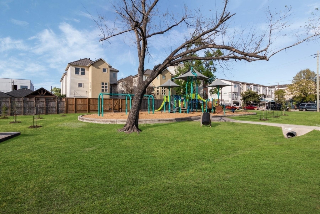 5813 Darling Street - Photo 23