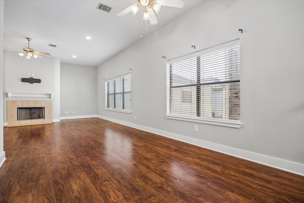 5813 Darling Street - Photo 4