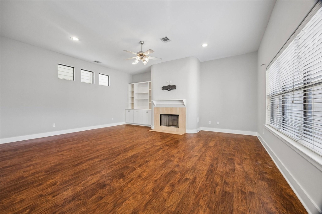 5813 Darling Street - Photo 2
