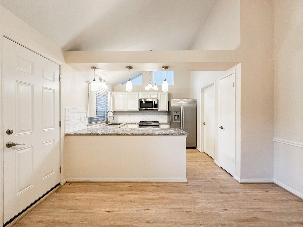 33 N Rain Forest Court - Photo 4