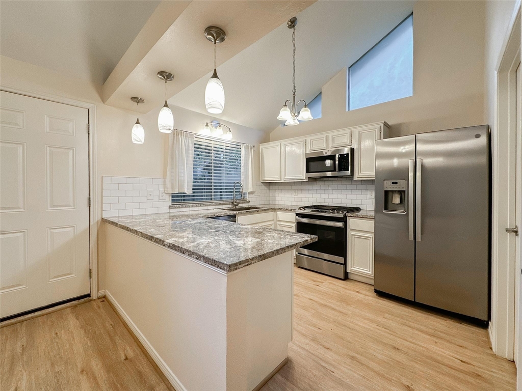 33 N Rain Forest Court - Photo 2