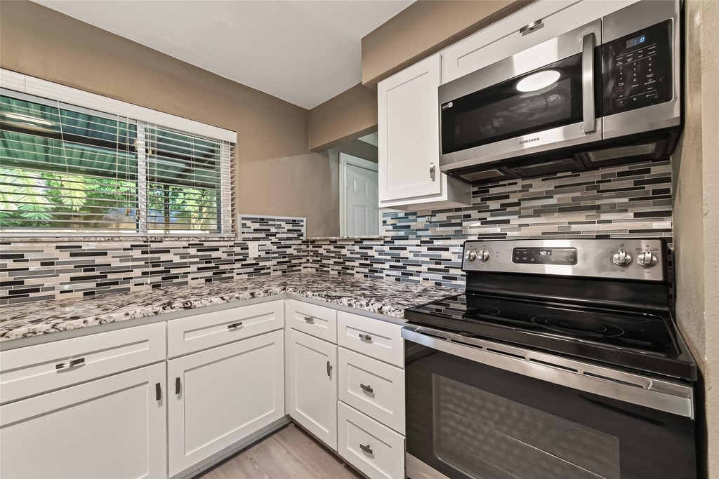 7338 Cornwall Bridge Lane - Photo 16