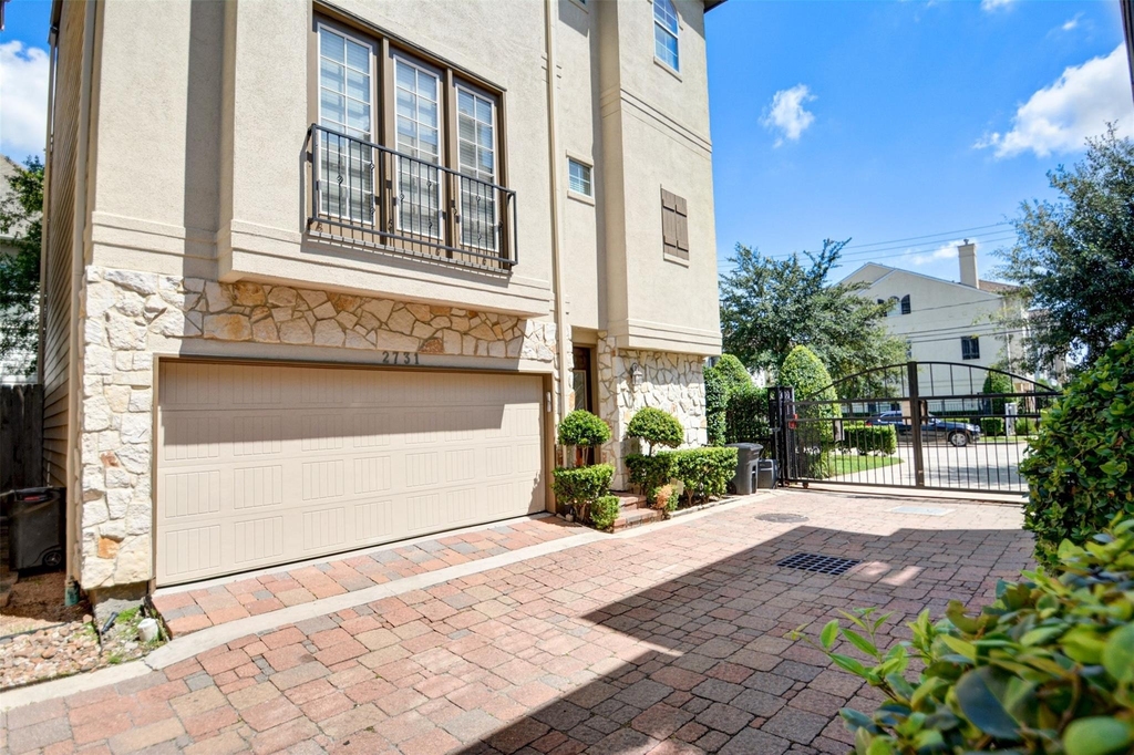2731 Sherwin Street - Photo 0