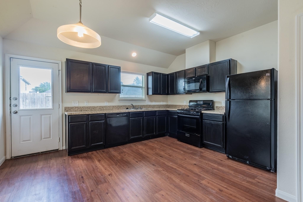 14942 Hidalgo Valley Lane - Photo 8