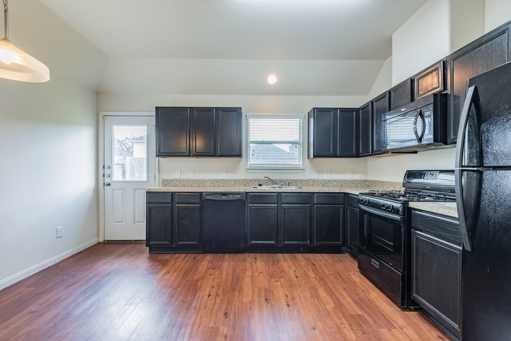 14942 Hidalgo Valley Lane - Photo 9
