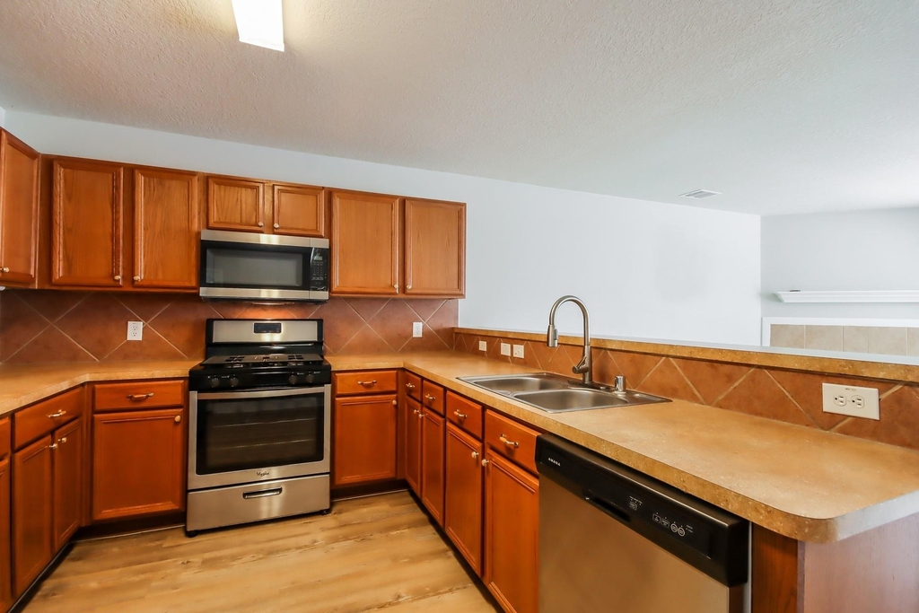 16941 Wren Hill Street - Photo 6