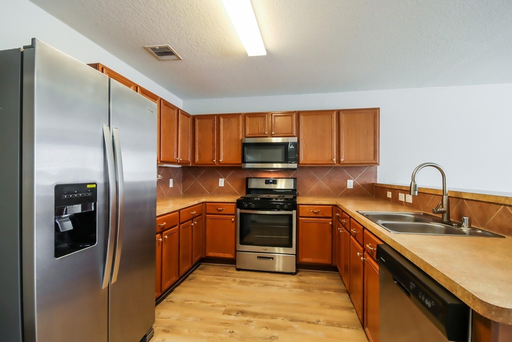 16941 Wren Hill Street - Photo 5