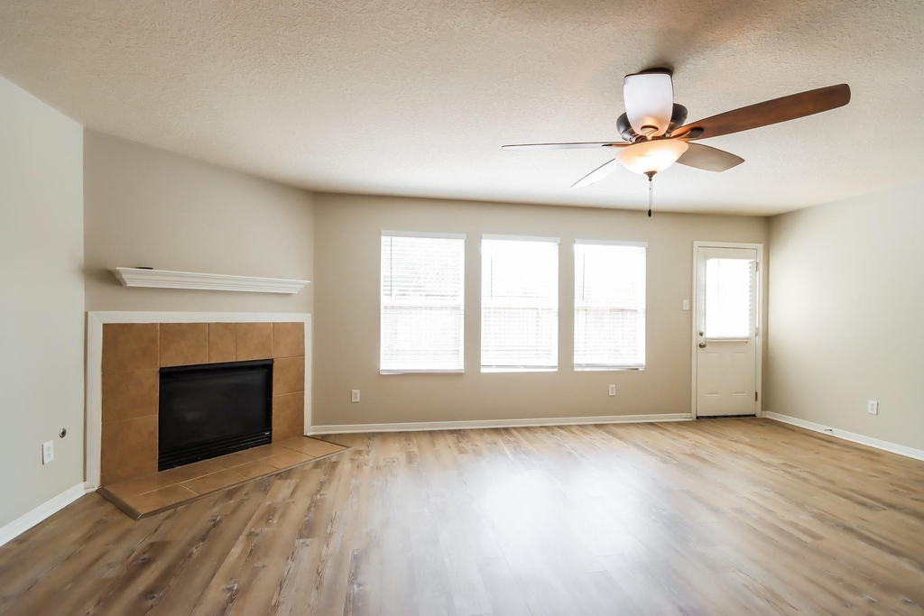 16941 Wren Hill Street - Photo 2