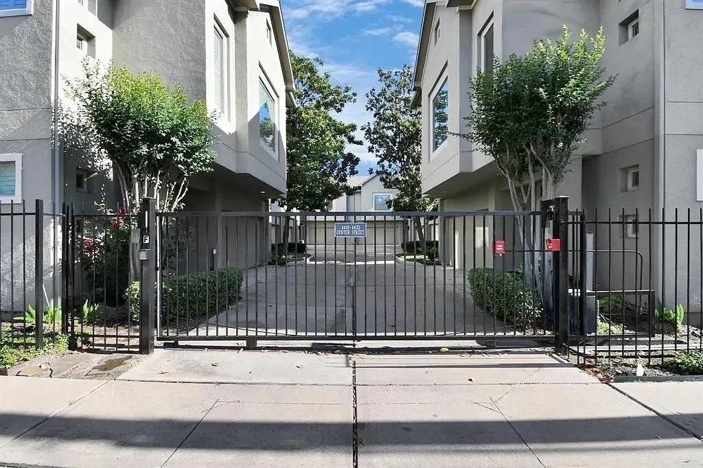 4422 Center Street - Photo 18
