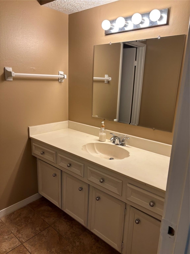 15702 Oxenford Drive - Photo 17