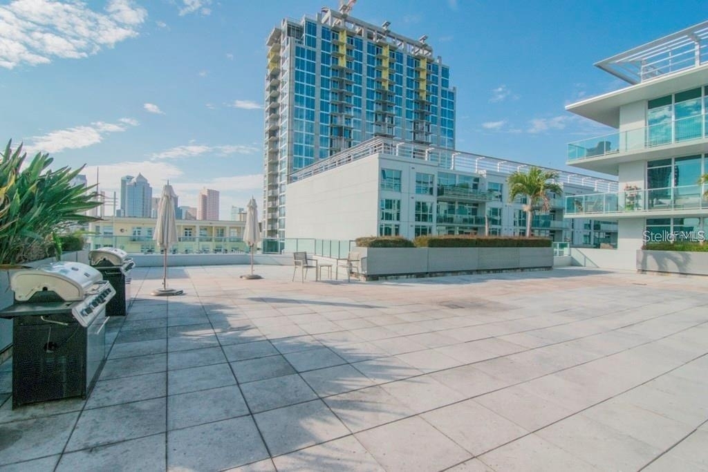 912 Channelside Drive - Photo 4