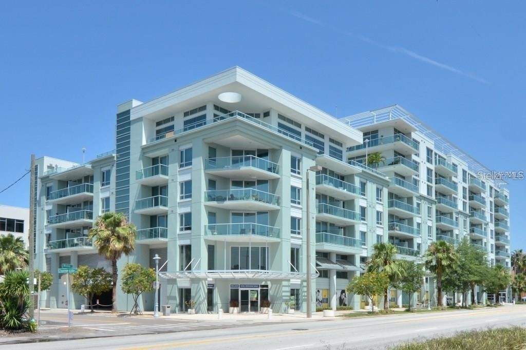 912 Channelside Drive - Photo 0