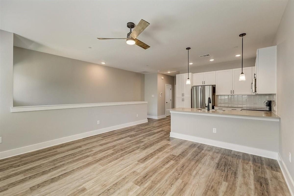 4700 Colosseum Way - Photo 11