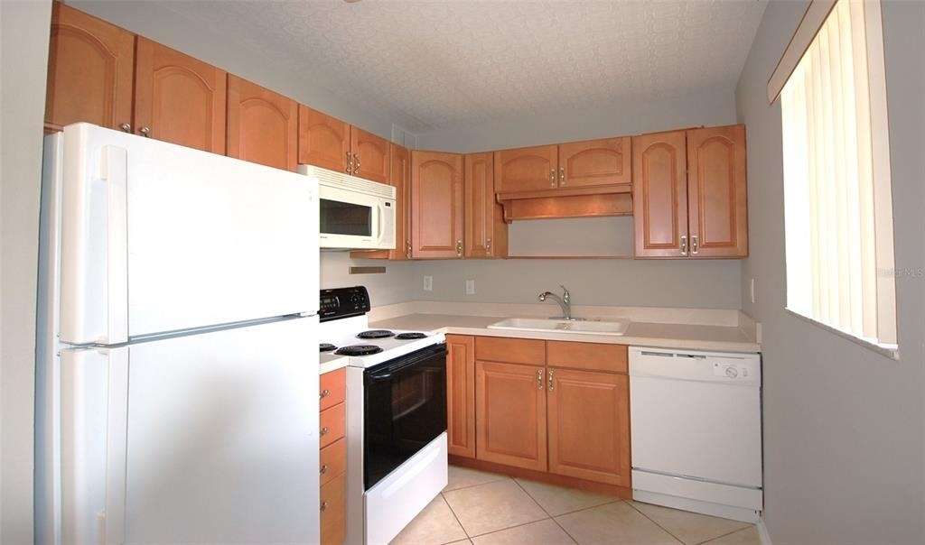 3300 Fox Chase Circle N - Photo 6