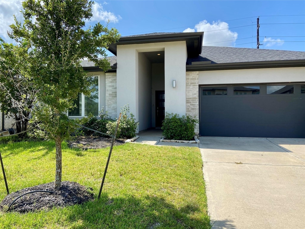 28503 Hannahs Harbor Lane - Photo 0