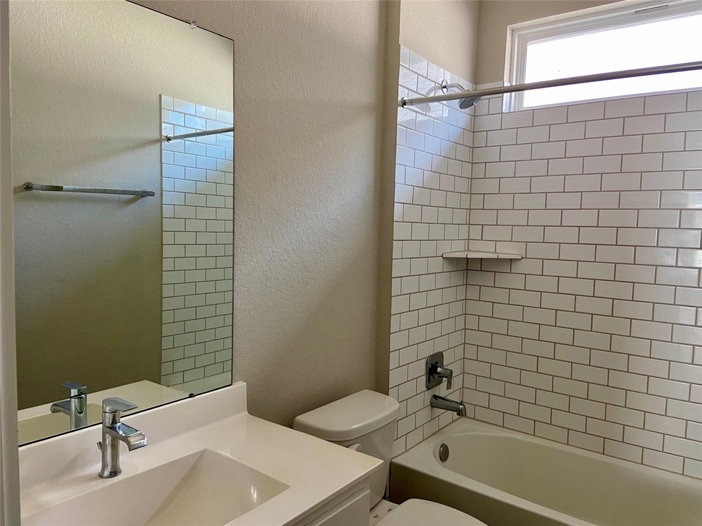 28503 Hannahs Harbor Lane - Photo 18