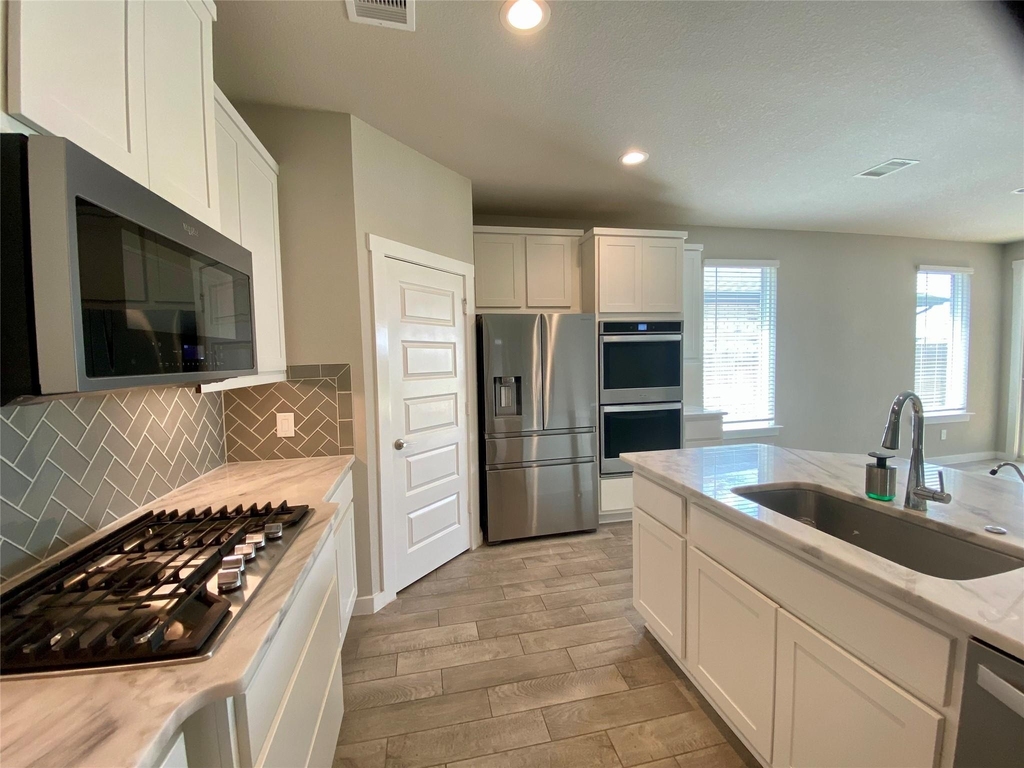 28503 Hannahs Harbor Lane - Photo 8