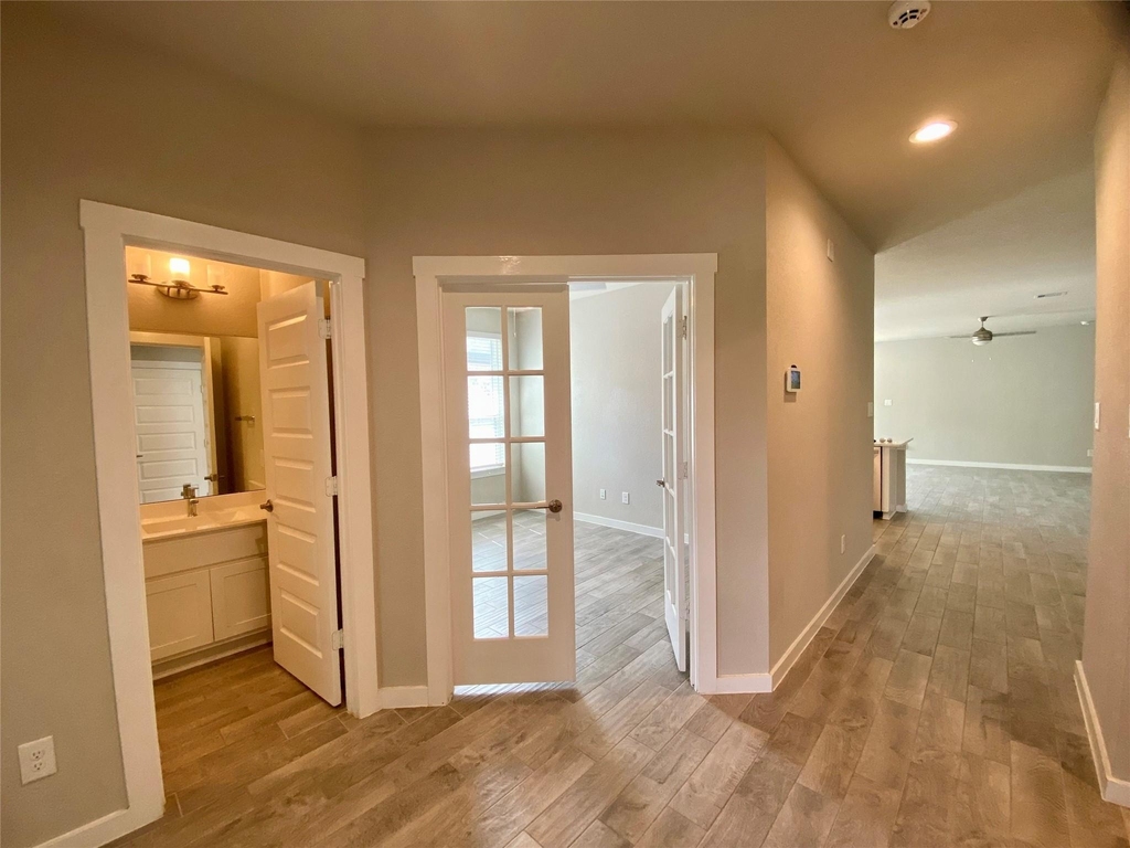 28503 Hannahs Harbor Lane - Photo 3