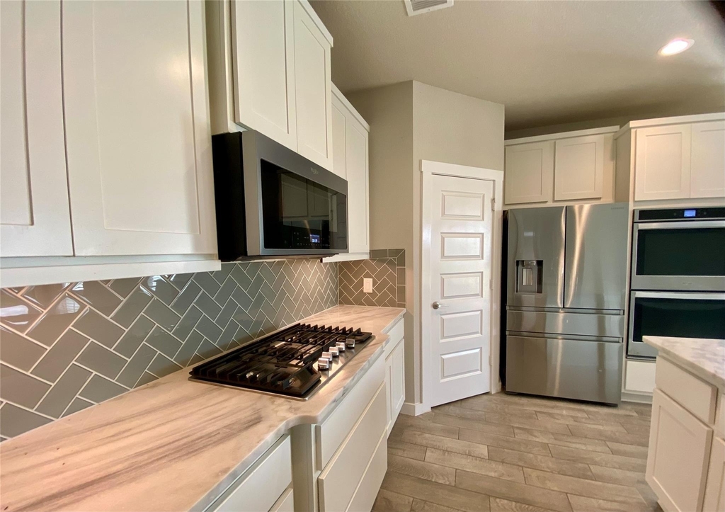 28503 Hannahs Harbor Lane - Photo 9