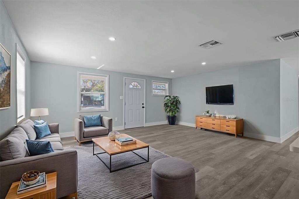 1682 Wilmar Avenue - Photo 3
