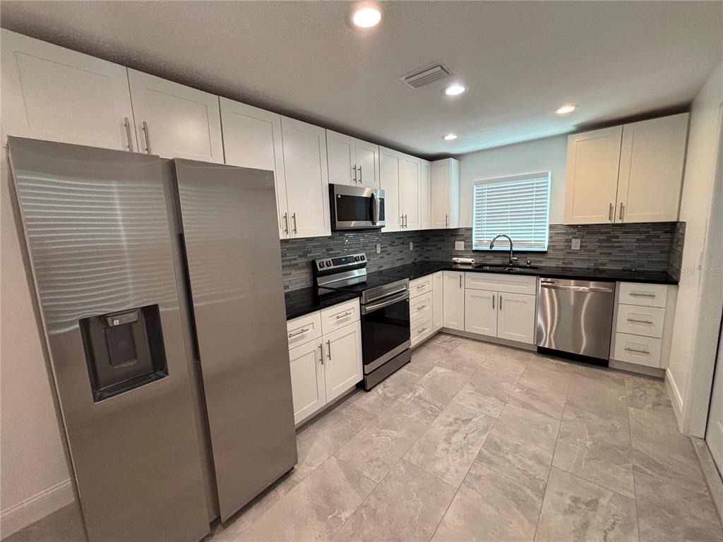 674 Heritage Lane - Photo 8
