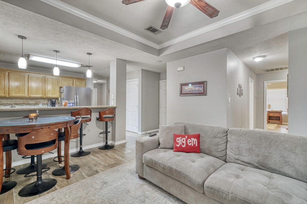 1008 Gardenia Street - Photo 7